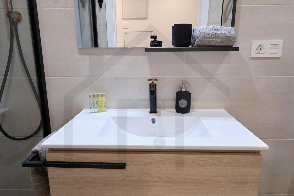 Cervantes - Apartamento A Estrenar Con Parking * Gijon