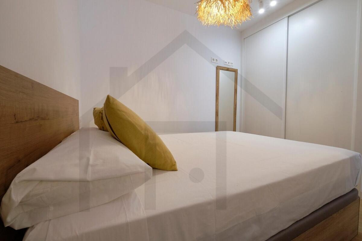 Cervantes - Apartamento A Estrenar Con Parking *